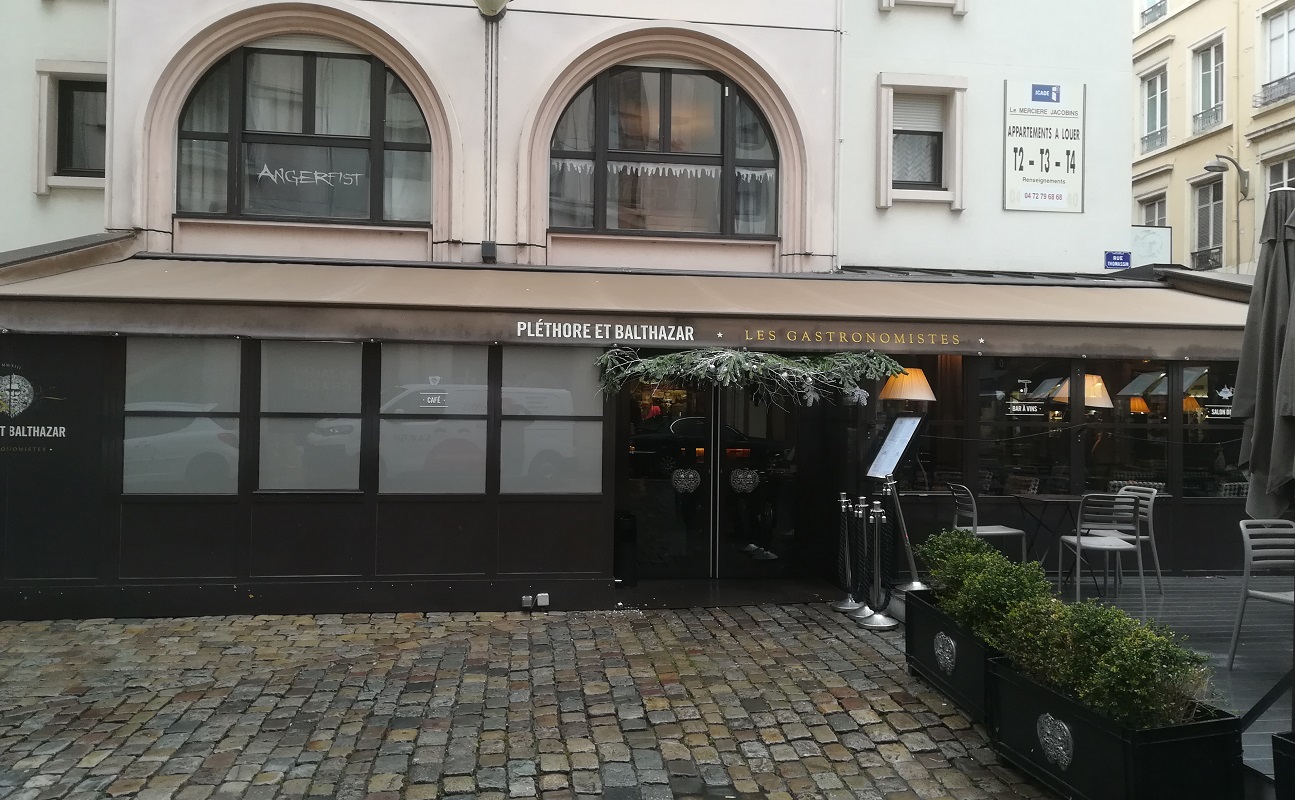 ici store banne pour une brasserie réputée de Lyon