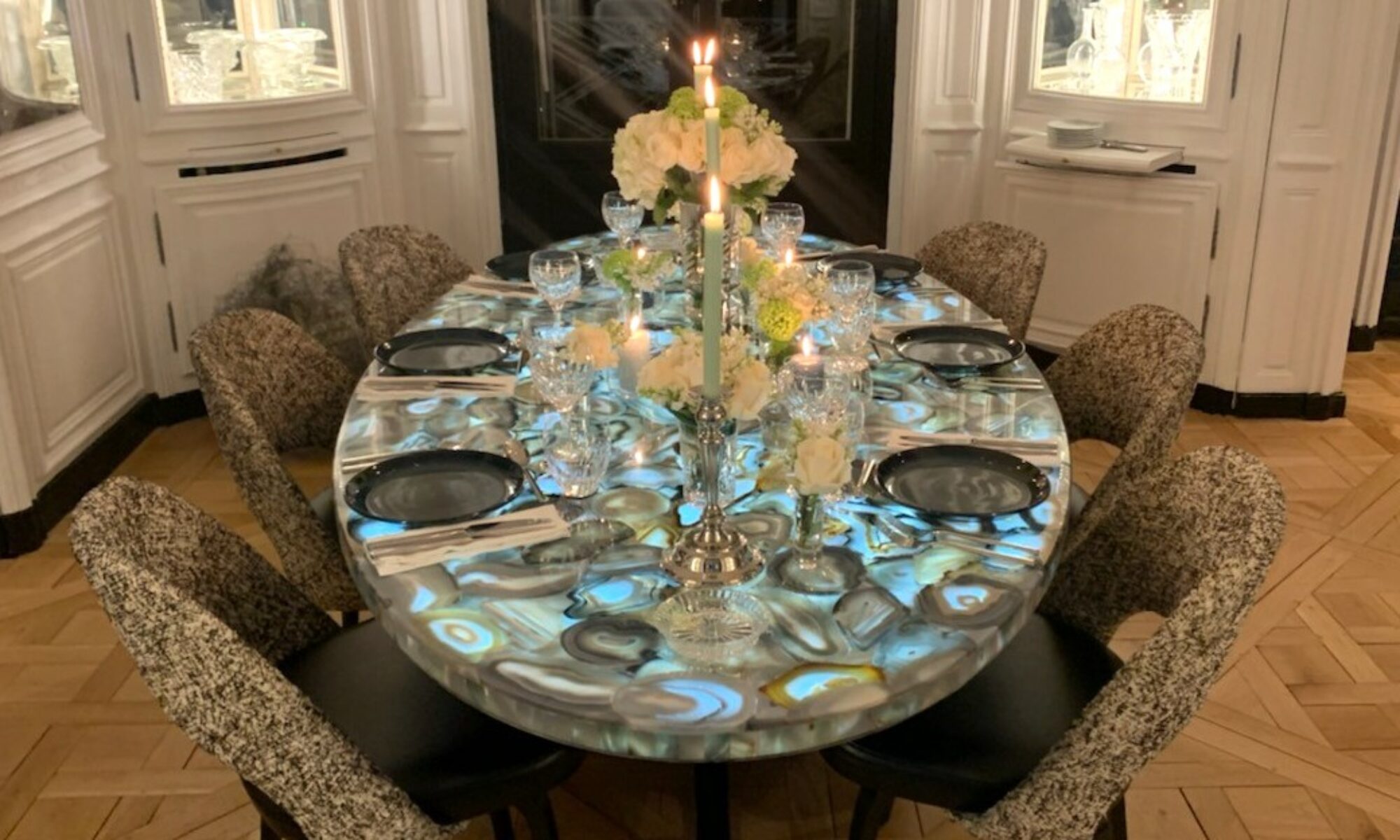 Table en agate rétroéclairée