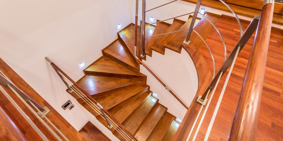 escalier intérieur en bois