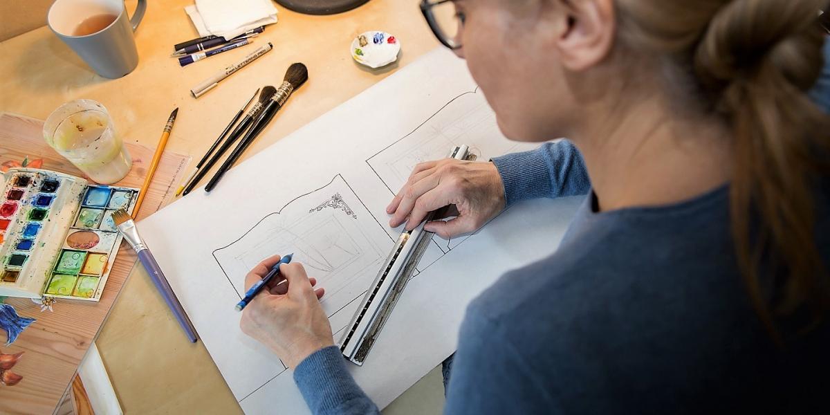 Catherine Bergiron à son poste de travail