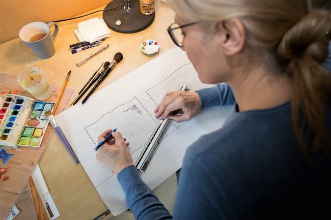 Catherine Bergiron à son poste de travail